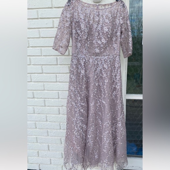 La Femme - Floral Lace A-Line Mother of the Bride Dress - Picture 10 of 16